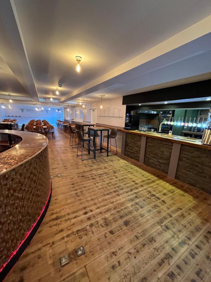 Hampton Hotel & Restaurant Лландриндод-Уэлс Экстерьер фото