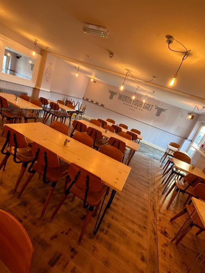 Hampton Hotel & Restaurant Лландриндод-Уэлс Экстерьер фото