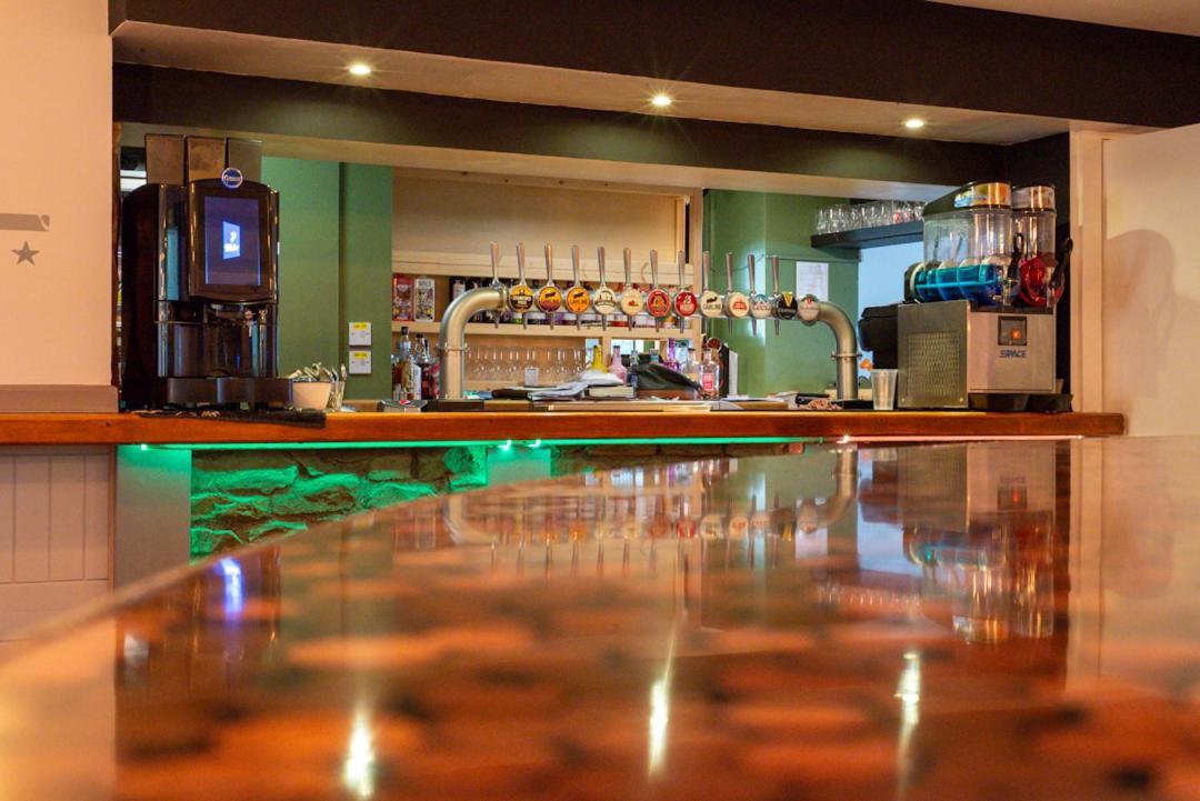 Hampton Hotel & Restaurant Лландриндод-Уэлс Экстерьер фото