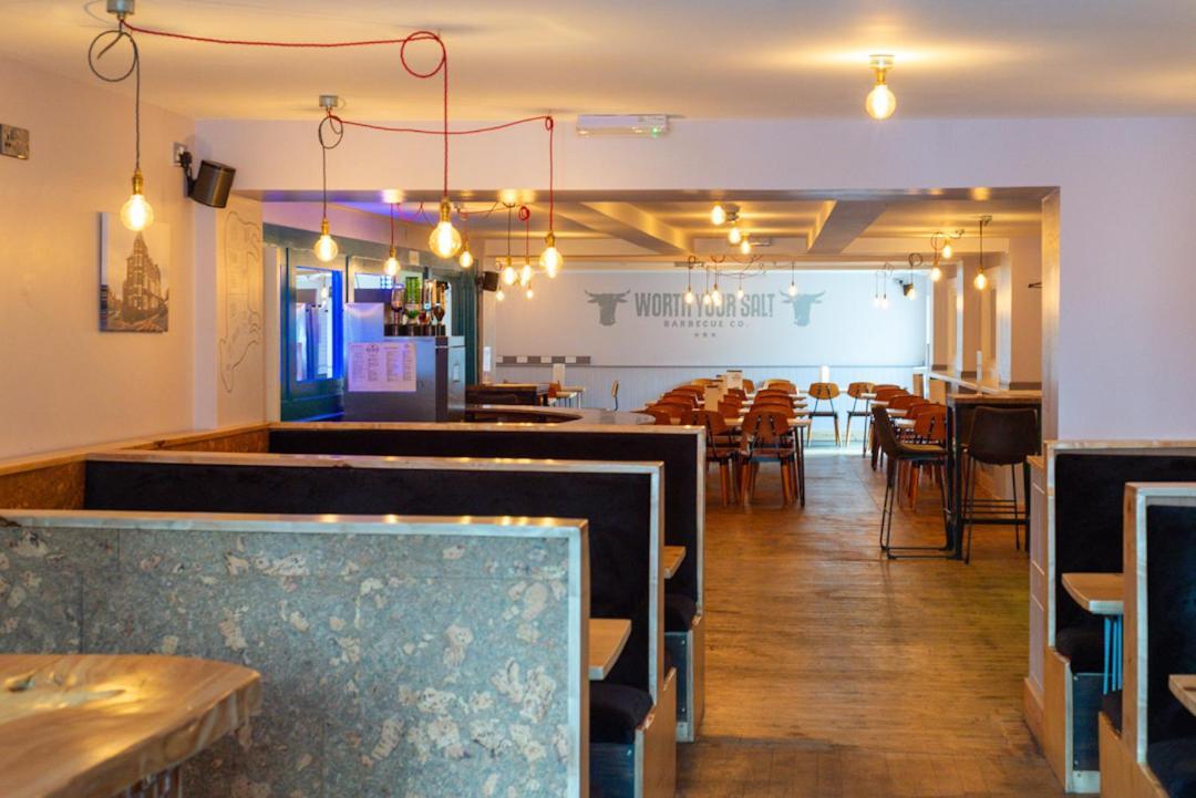 Hampton Hotel & Restaurant Лландриндод-Уэлс Экстерьер фото